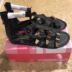 Nature Breeze Black Gold Detailing Sandal